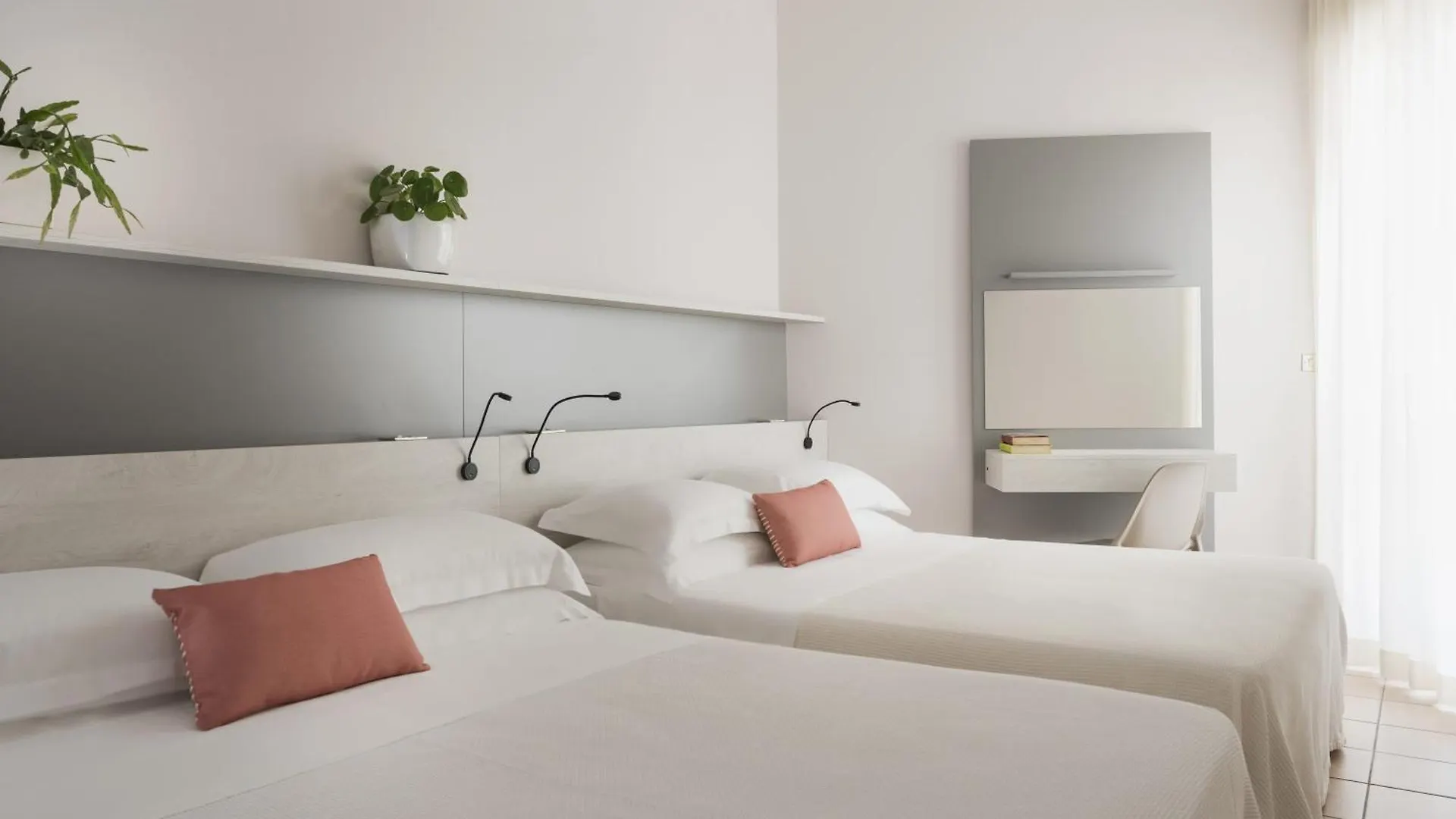 ***  Hotel Roxy & Beach Cesenatico Italy